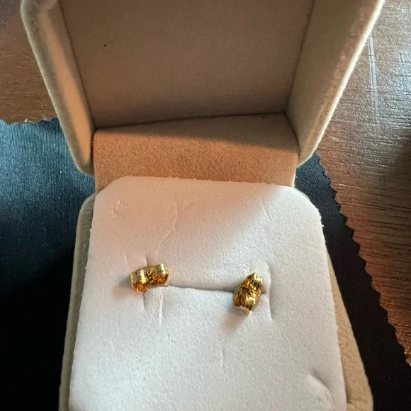 Elegant large 14mm Freshwater Pearl Stud Earrings. Gold setting. - Picture 4 of 4